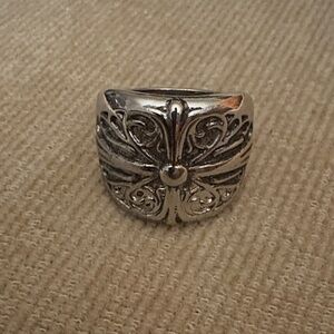 Elegant Silver Filigree Ring